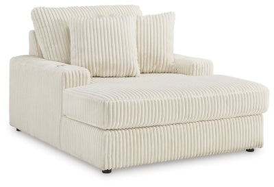 2110415  Lindyn Chaise