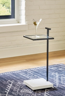 Mannill Accent Table(A4000630)