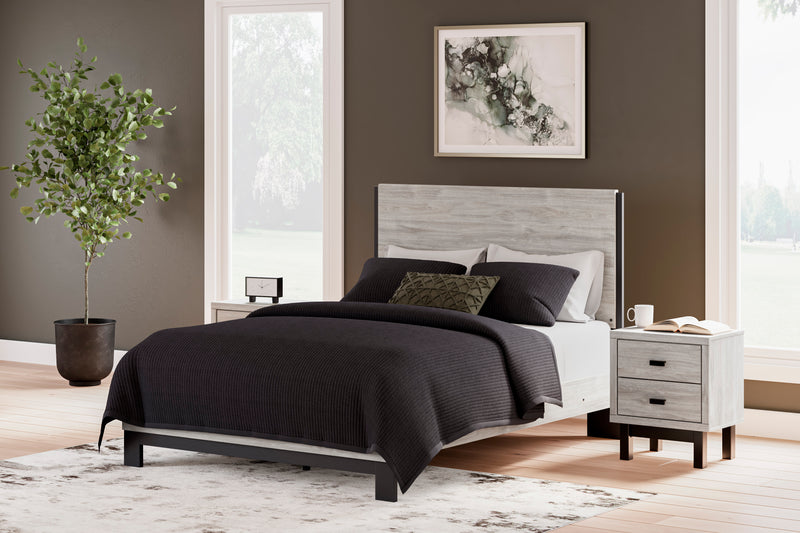 Vessalli Queen Panel Bed with Extensions