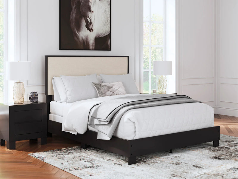 Kasteiner King Upholstered Bedroom with Free Mattress