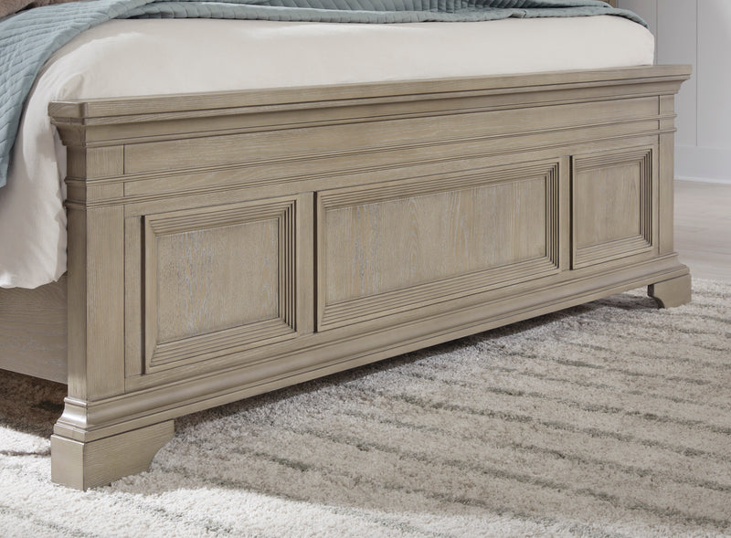 Vallardia King Panel Bed