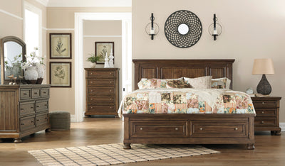 Flynnter King Sleigh Bedroom (Mattress & Lamp)