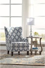 ACCENT CHAIR